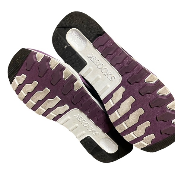 BROOKS Regent Shoes Sneakers Purple Velvet Chrome Silver Women Size 10 - Picture 6 of 7